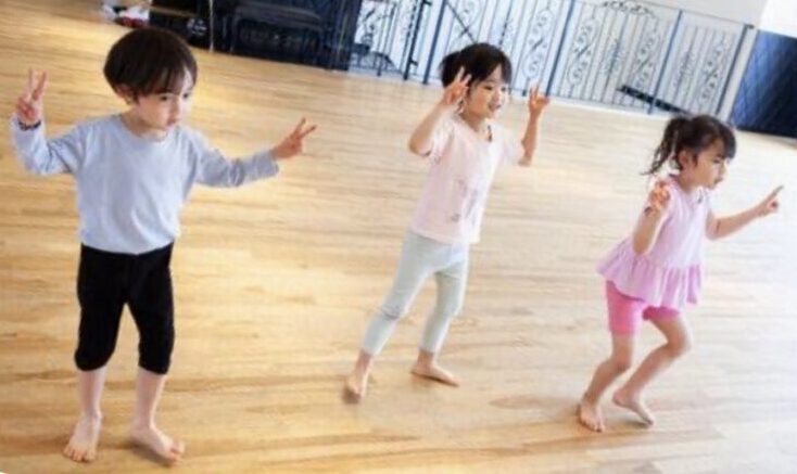 立川市 西国立 リトミック・ベビーマッサージ メープル音楽教室 0歳からの楽しく基礎力をつけるレッスンです。